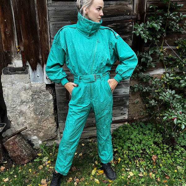Traje de esquí vintage para mujeres Azul cielo mono de una pieza Traje de nieve retro Hipster Winter Wear Traje de esquí de tamaño mediano Deportes de invierno 90s Traje de esquí