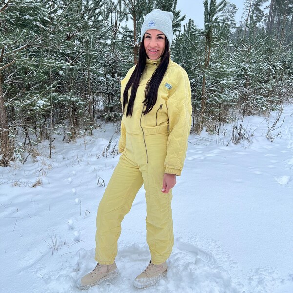 80s Womens ski suit Pale Yellow One piece snowsuit Hipster snow pants All in one suit Winter snow festival Snowboard jumpsuit Medium Size