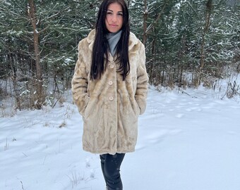 Vintage Oversize Beige Faux Fur Coat Women's Faux Fur Jacket Vegan Friendly Outerwear Winter Fashion Boho Bohemian Coat Medium Size