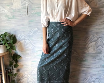 Vintage 80s Women Gray Skirt Gray Skirt with Paisly Embroidered Long Skirt Medium Size Skirt High Waist Length Skirt
