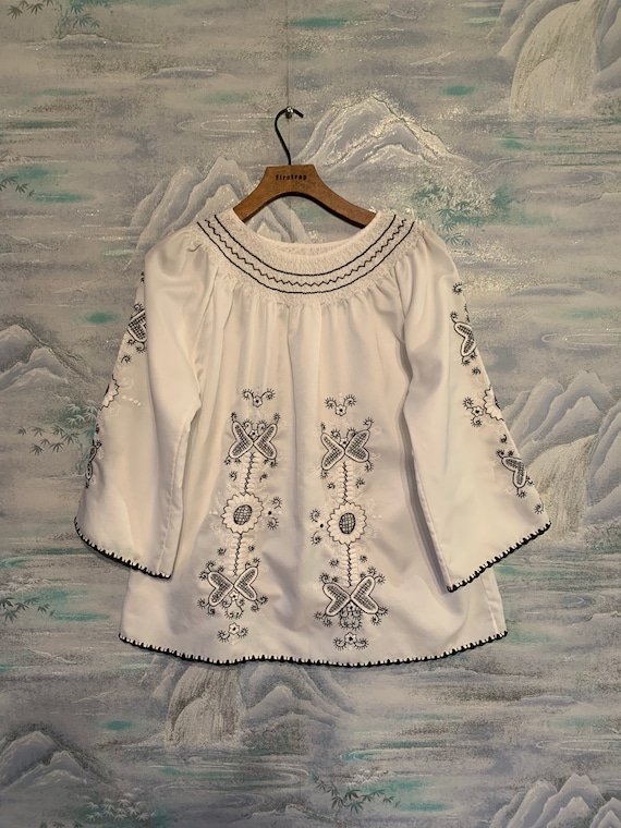 White boho Blouse Peasant blouse Summer Embroidere