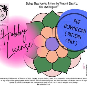 Puede incluir: Un patrón digital de mandala de vidrieras con un diseño floral. La imagen incluye el texto "Hobby License" y "PDF Download (Pattern Only)". El nivel de habilidad es principiante.