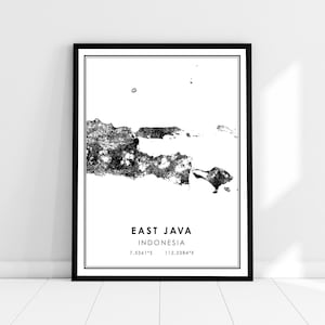 Peut inclure: Impression d'une carte en noir et blanc de l'est de Java, en Indonésie, avec les coordonnées 7.5361°S 112.2384°E.