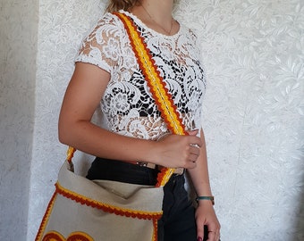 Handgemaakte linnen tas met gebreide mandala: reisstrandtas
