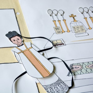 Può includere: Un set di artigianato in carta con una figura di prete con un cappello nero e una veste bianca, un nastro nero e un altare di chiesa con candele e una croce. Il set è progettato per il gioco e l'apprendimento dei bambini.