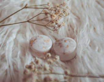 luna y oro - elegantes tapones para los oídos de boda - además de orejas con efecto piedra y oro