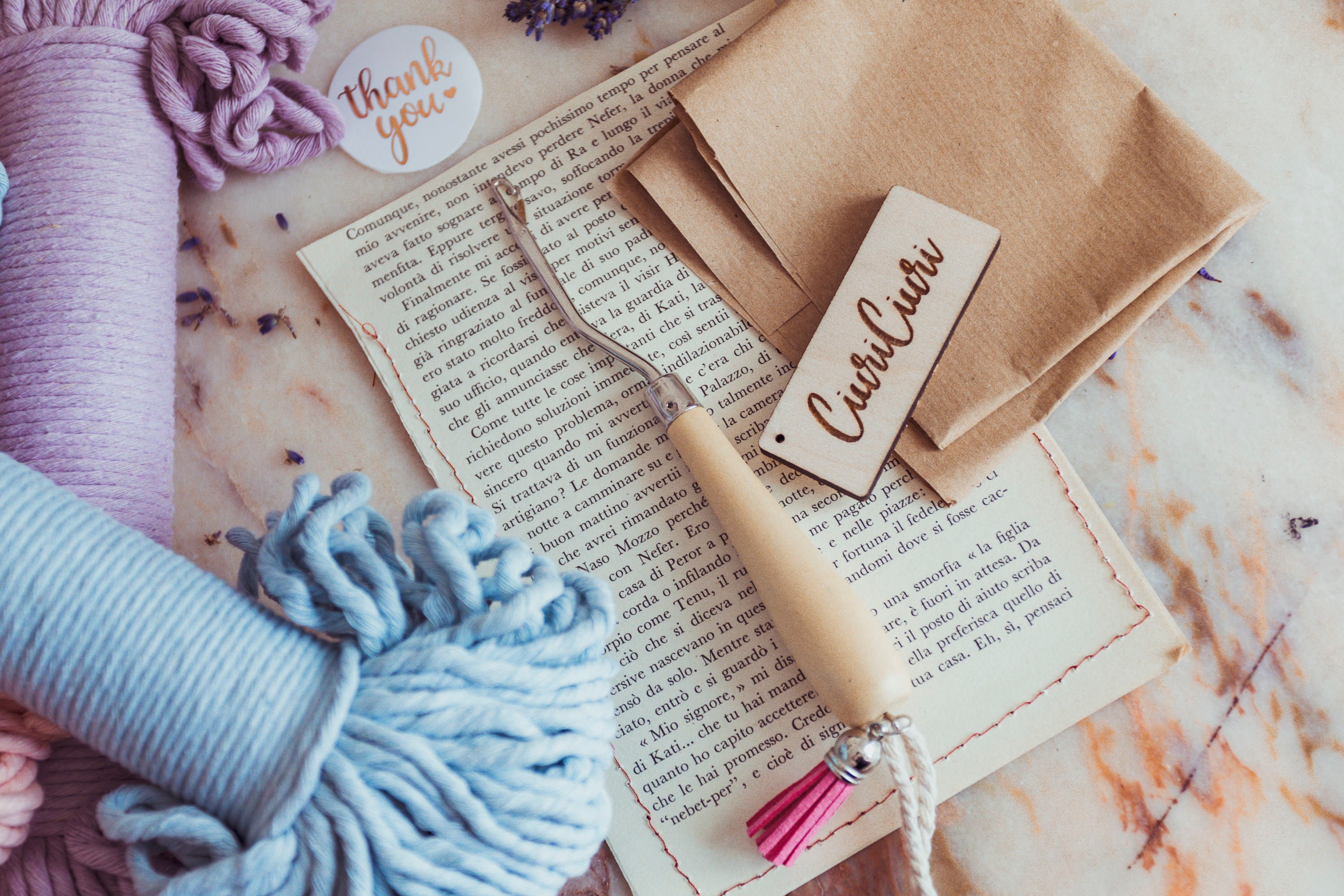 crochet hook with hook for macramé, weaving and texil art