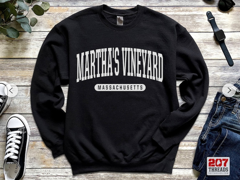 Martha's Vineyard Sweatshirt Soft Cozy Cape Cod Massachusetts Crewneck Sweater Retro Vintage College University Sweatshirt MA Dorm Gift Vinyard Vines Brandy Melville