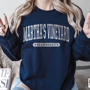 Martha's Vineyard Sweatshirt Soft Cozy Cape Cod Massachusetts Crewneck Sweater Retro Vintage College University Sweatshirt MA Dorm Gift Vinyard Vines Brandy Melville