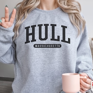 Hull Sweatshirt | Soft Cozy Hull Massachusetts Crewneck Sweater Retro Vintage College University Sweatshirt MA Dorm Gifts Oversized Merch