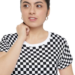 Checkered Pattern Black And White Women's Short Sleeve Shirt (AOP)