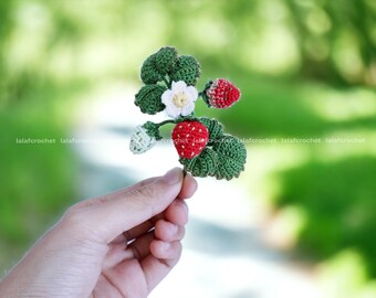 Broche fraise, boutonnière de fleur de mariage, broche au crochet mignonne - Fabriquée sur commande