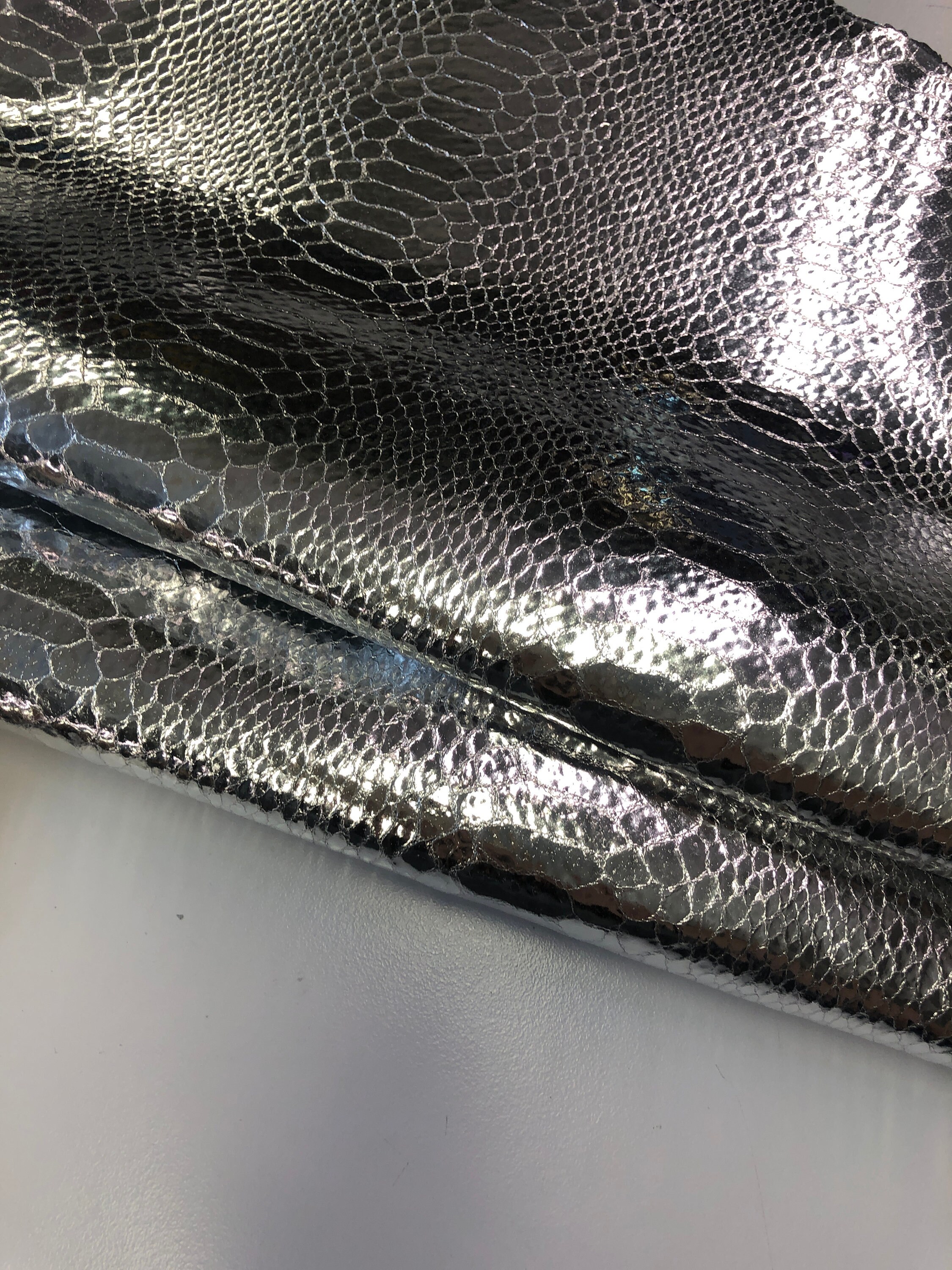 LEATHER SILVER Metallic PYTHON Snakeskin Pigskin Suede/genuine Leather ...