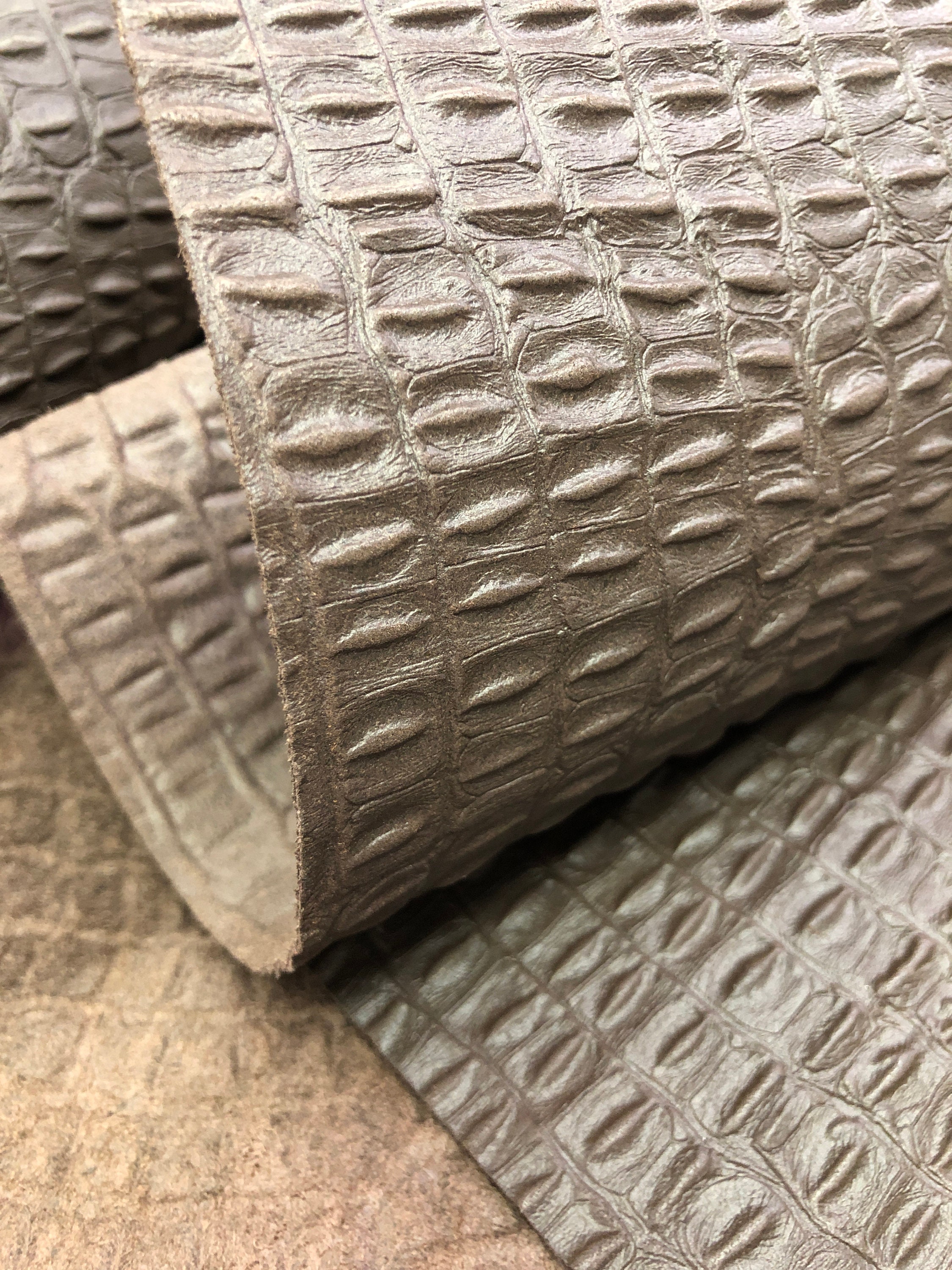 Italian Hornback Croc Embossed Calfskin Leather Billfold Wallet - Brown