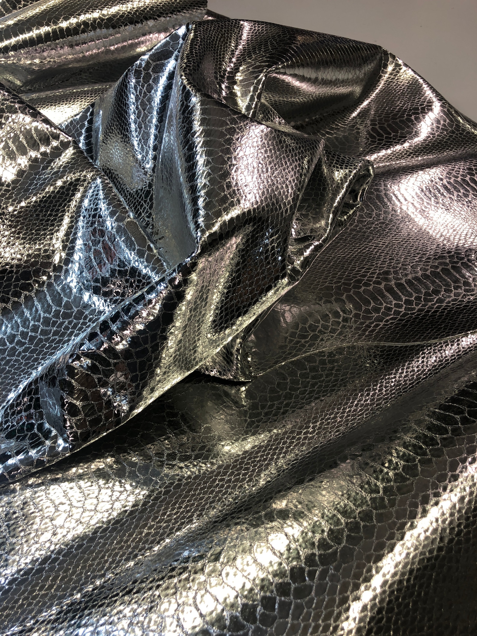 LEATHER SILVER Metallic PYTHON Snakeskin Pigskin Suede/genuine Leather ...