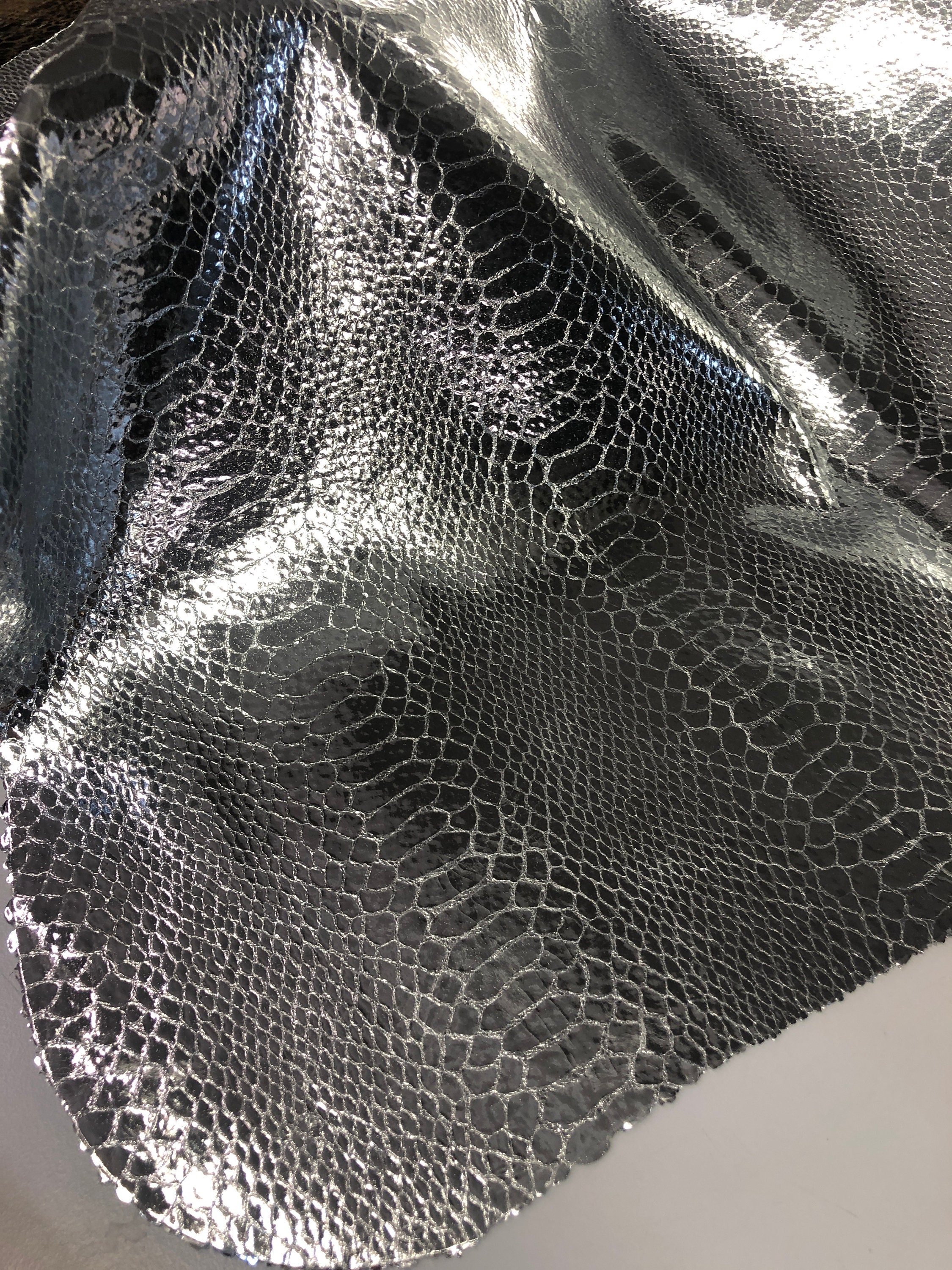 LEATHER SILVER Metallic PYTHON Snakeskin Pigskin Suede/genuine Leather ...