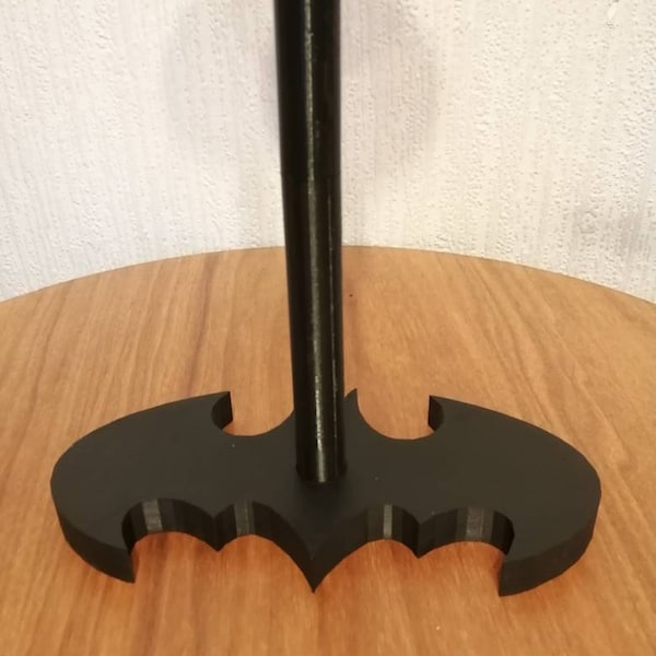 Cowl stand customizable display batman