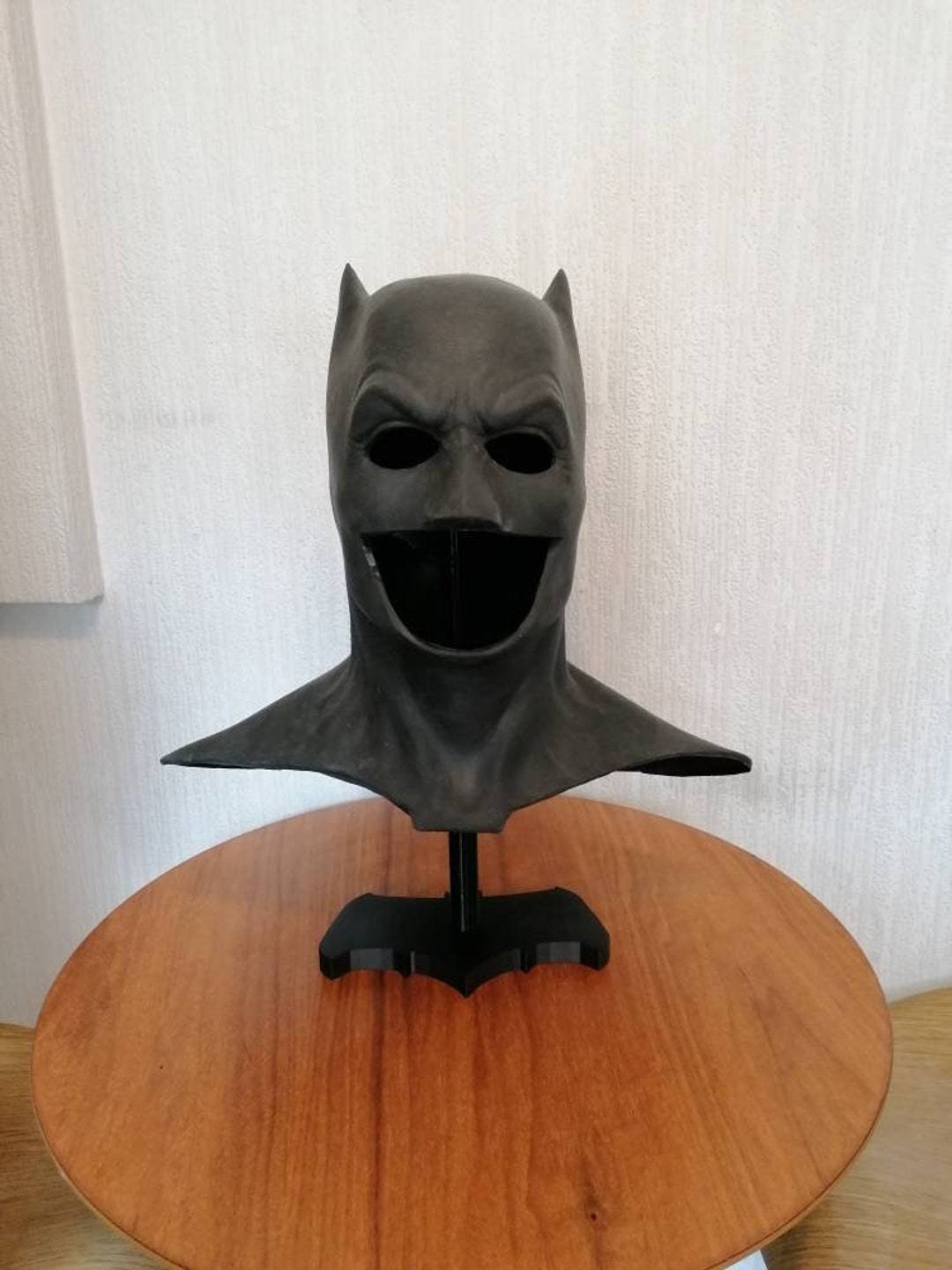 Cowl Stand Customizable Display Batman. Batfleck - Etsy Hong Kong