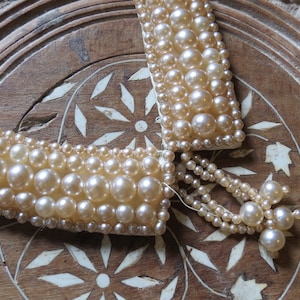 Vintage Faux Pearl Collar Necklace circa 1950s Glass Beads Heavy Heavy Satin w Hook 15&quot;