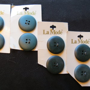 Vintage NOS Set of 8 Green La Mode Buttons circa 1970s - Green - #3477 Size 44 with 1 1/8&quot; diameter