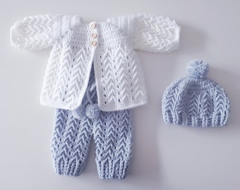 ensemble bonnet, cardigan et salopette pour bébé, de la taille naissance à 2 ans, couleur au choix, fait main sur commande