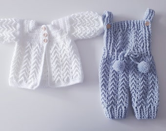 Wunderschönes Set aus Weste und Overall für Babys, von der Geburt bis zum Alter von 2 Jahren, Farbe Ihrer Wahl, handgefertigt auf Bestellung