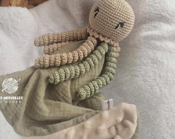 Coffret naissance pieuvre fait main – Doudou bébé avec lange – Cadeau naissance personnalisé – Création artisanale