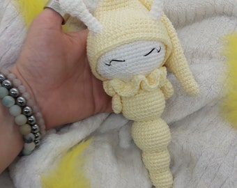 Doudou luciole, doudou crochet, cadeau de naissance