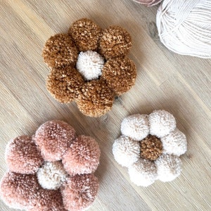 Boho Pom Pom Daisy Trio / Boho Daisy Decor / Set of Three Flower Daisy Wall Art / Flower Decor Birthday / Pink Flower Decor /Boho Girls Room image 1