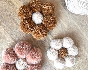 Boho Pom Pom Daisy Trio / Boho Daisy Decor / Set of Three Flower Daisy Wall Art / Flower Decor Birthday / Pink Flower Decor /Boho Girls Room