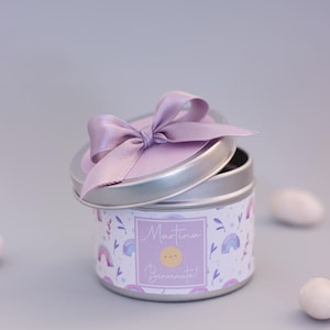 Lattina porta confetti per Battesimo o nascita bambina personalizzata. Lilla. Tema arcobaleno.