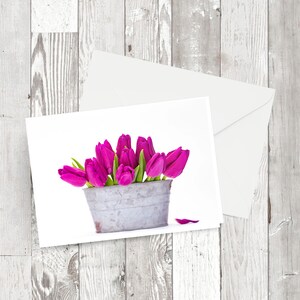 Carte de voeux - 'Bathing in Tulips' Image photographique Carte recyclée