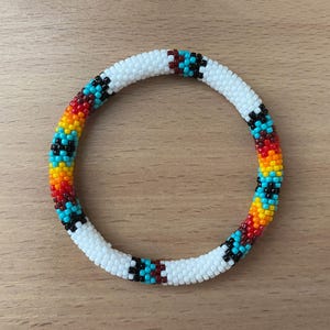 Native style bracelet without clasp - Hypoallergenic crochet bead bangle - Ethnic beaded bracelet - Gift for mom