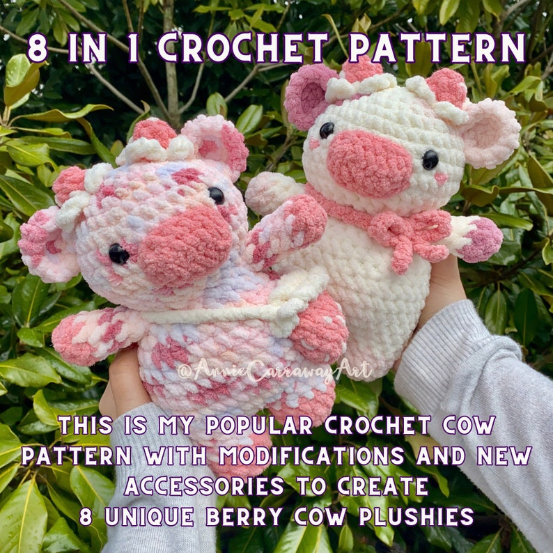 Puede incluir: Dos peluches de vaca de crochet, uno blanco con detalles rosas y otro rosa con detalles blancos. El texto "8 IN 1 CROCHET PATTERN" est&aacute; en la parte superior de la imagen. El texto "THIS IS MY POPULAR CROCHET COW PATTERN WITH MODIFICATIONS AND NEW ACCESSORIES TO CREATE 8 UNIQUE BERRY COW PLUSHIES" est&aacute; en la parte inferior de la imagen.