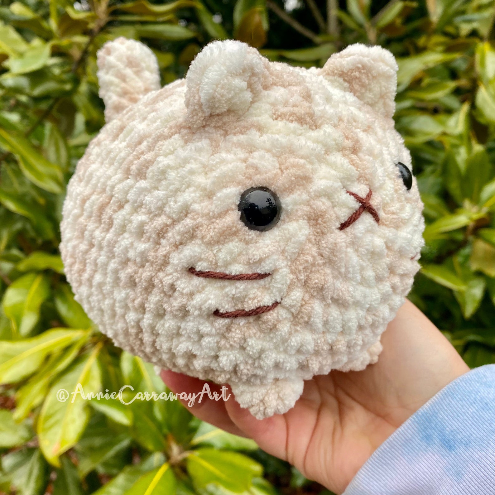 Loaf Cat crochet pattern by Annie Carraway Art