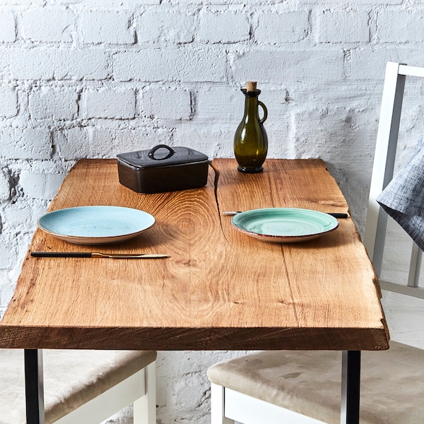 petite table à manger bord d'arbre | à partir de 100 cm | Table de cuisine en chêne | Table de bar chemins de table | design moderne rustique | table de tronc d'arbre faite à la main