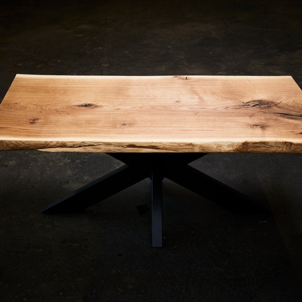 tavolino da caffè unico con bordo in quercia | Telaio a ragno | Tavolo rovere | tavolo con tronco d'albero fatto a mano dal design rustico