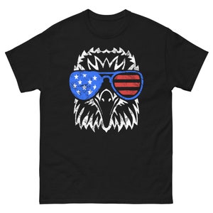 4. Juli amerikanische Adlerflagge - Vintage Inbezug auf den Unabhängigkeitstag Geschenk Das klassische T-Shirt für Männer