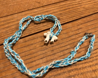 Collier de corail, chaîne de coton crocheté