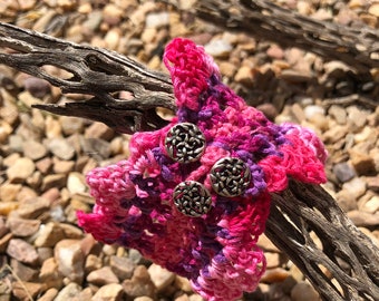 Crochet cuff bracelet with vintage buttons