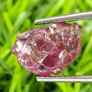 3 Carat, Genuine Rhodolite Raw Pink Colour Rhodolite Garnet Rough Clean Raw , Size 13x8x5 MM, Good Quality Rough Loose Gemstone, Birthstone.