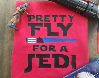 Pretty Fly para una camisa Jedi - Camisas familiares de Disney Star Wars, camisa de Star Wars de vacaciones de Disney para niños, regalos personalizados de Star Wars, cumpleaños de Star Wars