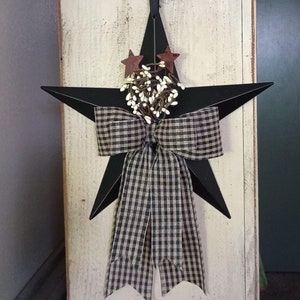 Farmhouse 12&quot; Black Star, Ivory Pip Berries with Rusty Stars, Double Black/Tan Gingham Ribbon Bow, Metal Barn Star, County Primitive - GIFT