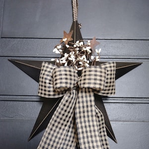 Farmhouse 12" Black Star, Ivory Pip Berries with Rusty Stars, Double Black/Tan Gingham Bow, Metal Barn Star, County Primitive - HANDCRAFTED!