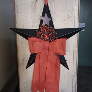 FALL 12&quot; Black Star, Pumpkin Orange Pip Berries with Rusty Star, Double Rust Orange Bow, Metal Barn Star, County Primitive - HANDMADE