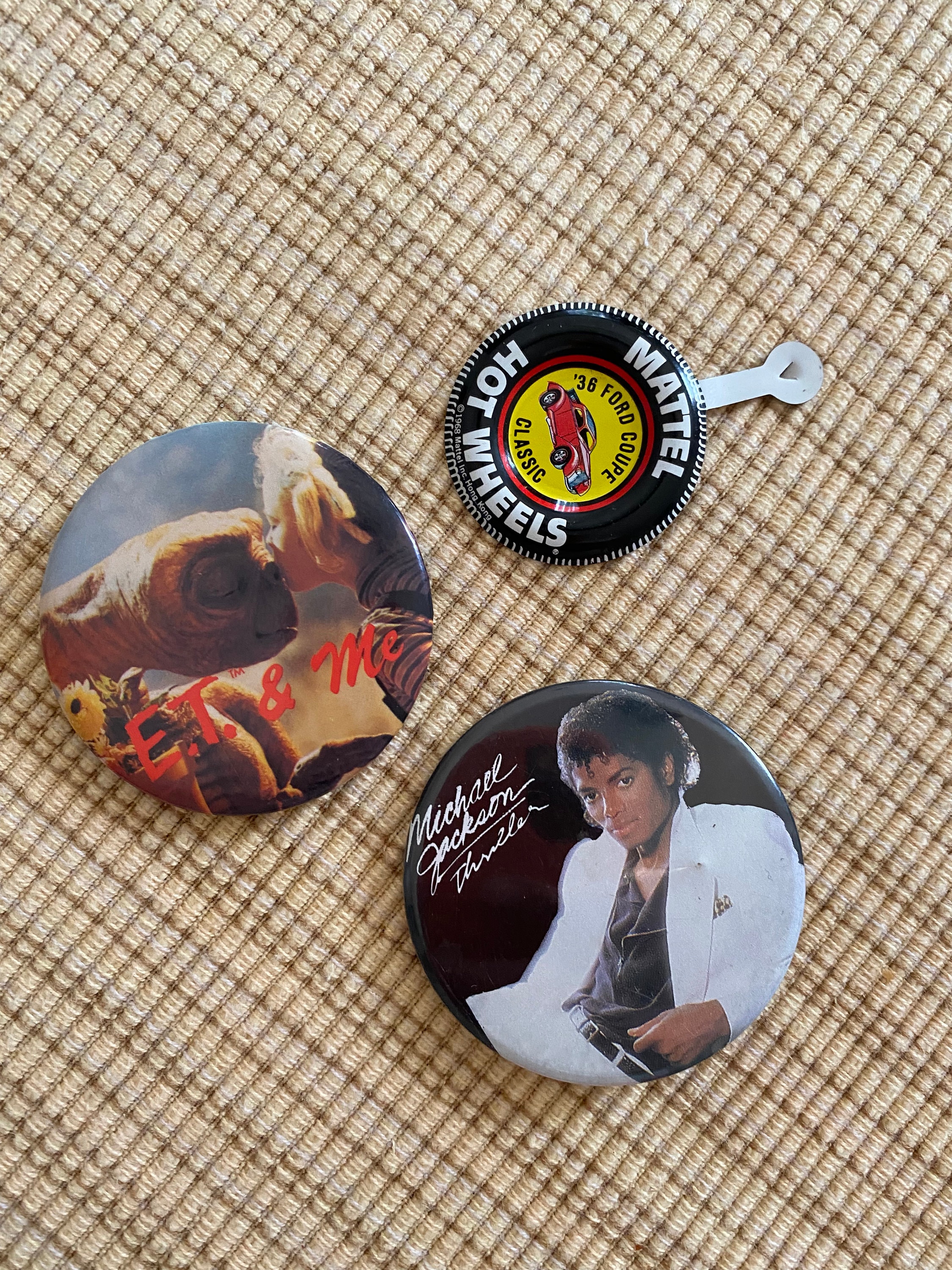 マイケル・ジャクソン　オリジナルバッチ Vintage Michael Jackson Thriller and ET Pins and Hot Wheels (36