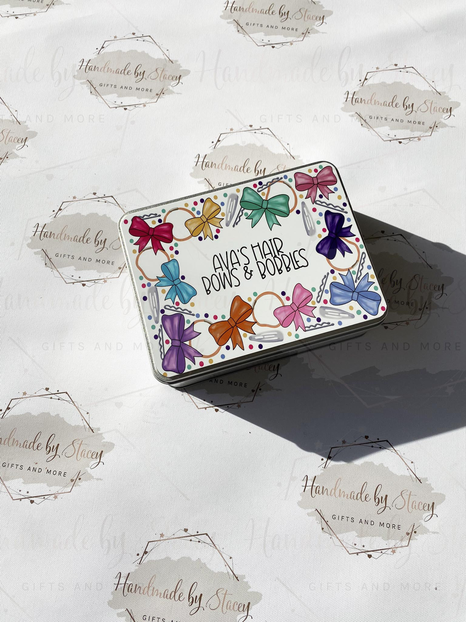 Caja de metal personalizada con lazos y pinzas para el pelo para niños, texto editable personalizado, ideal como regalo para hija, hermana, sobrina o nieta.