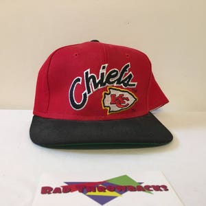 New Dead Stock Vintage 1990s Kansas City Chiefs NFL Red/Black Sports Specialties Fitted Size 7 Hat