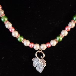 Pink and Green Pearl  Necklace, Pink and Green Ivy Leaf Necklace, Elegant Pink and Green Jewelry