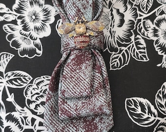 Brown Texture Women's Tie Necklace | Rhinestone Bumble Bee Brooch